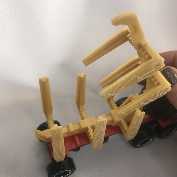 FIEND STINGER Semi Matchbox Toy By Mattel 2013 Metal Cab & Opening Claw Back - Picture 4 of 11